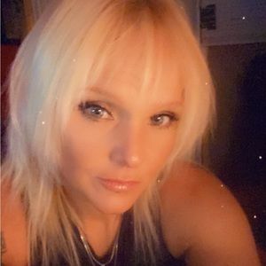 Meet your Posher, Bobbie